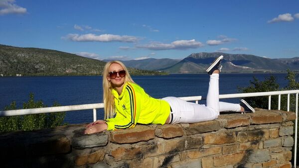  ,   Elena, 42 ,     , c 