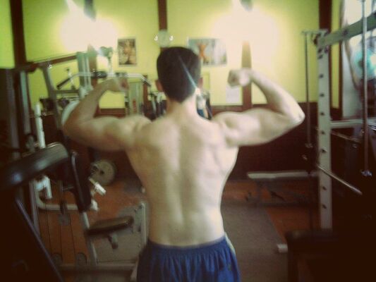  ,   Miro, 32 ,  
