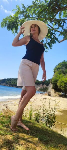  ,   Elena, 47 ,   ,   , c 