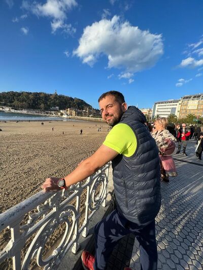  ,   Mikel, 38 ,   c , 