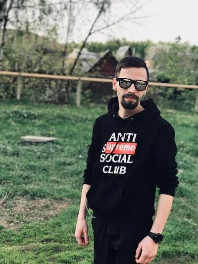  ,   Nikita, 33 ,   c 
