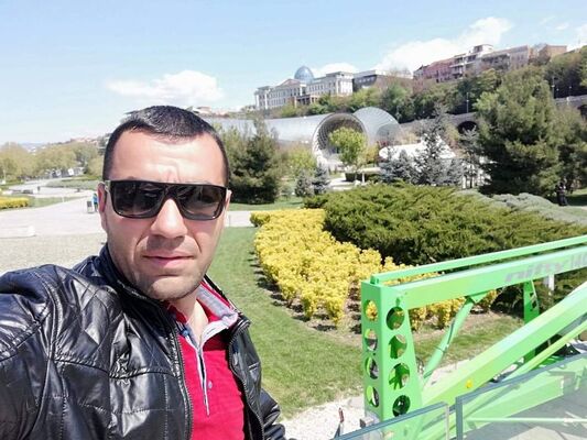  ,   Artur, 37 ,   ,   
