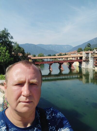  ,   Leon, 54 ,   ,   