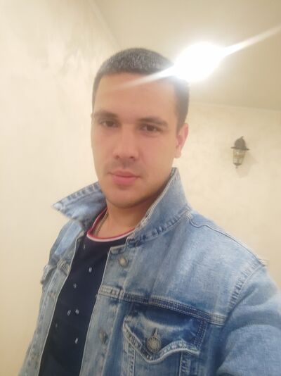  ,   Igor, 33 ,   ,   