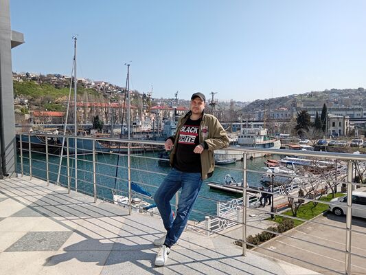  ,   Valentin, 35 ,   ,   