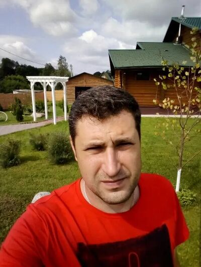  ,   Viktor, 41 ,   ,   