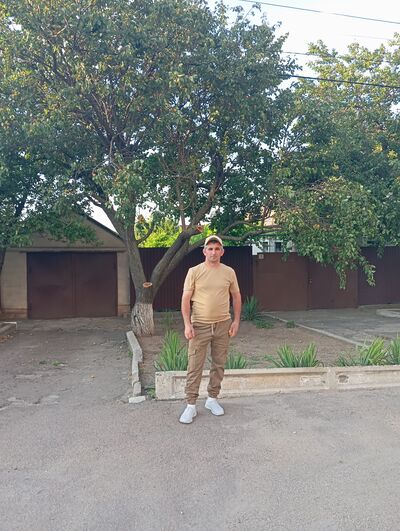  ,   Ruslan, 40 ,   ,   , c 