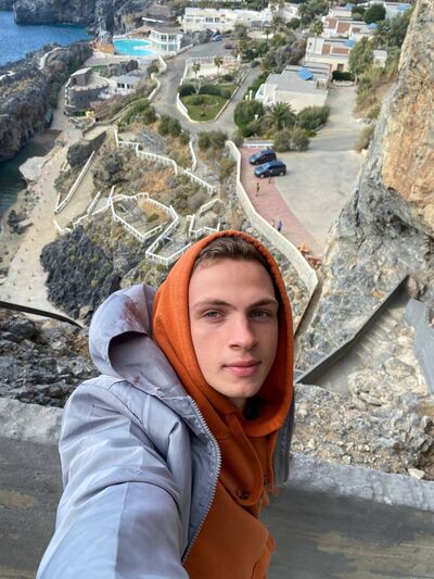  ,   Lyosha, 22 ,   ,   