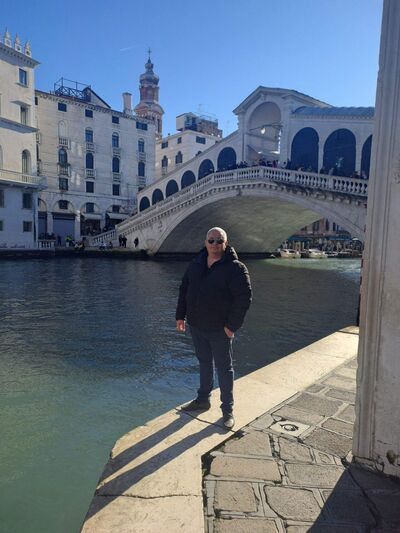  Venice,    , 42 ,   ,   , c , 
