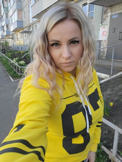  ,   Marina, 39 ,  