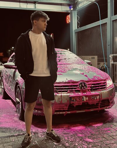  ,   Adrian, 21 ,   ,   