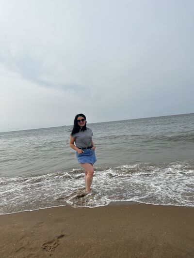  Oss,   Tamila, 36 ,     , c 