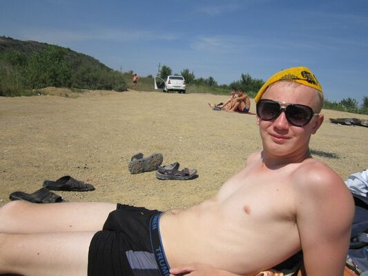  ,   Alexander P, 33 ,   ,   , c 