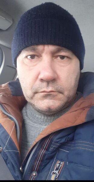  ,   Viktor, 46 ,  