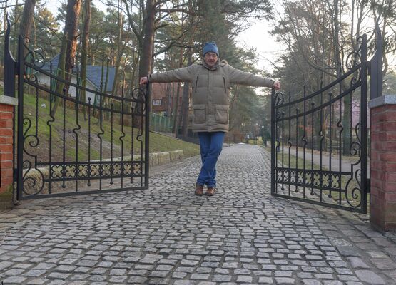  ,   Valerii, 68 ,   c 