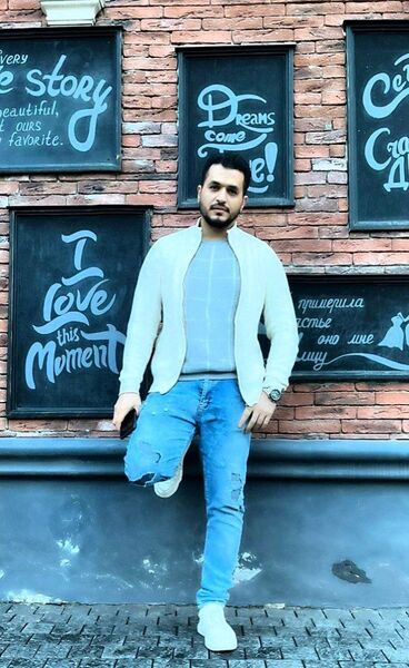  ,   Ash, 34 ,   ,   