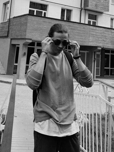  ,   Mister X, 32 ,   ,   