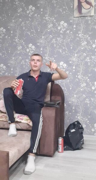  ,   Pavel, 28 ,   ,   , c , 