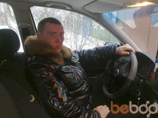  ,   Maxim, 32 ,   