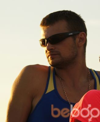  ,   Valentin, 42 ,  