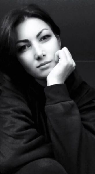  ,   Lana, 37 ,   c 