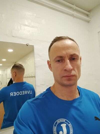  ,   Anton, 43 ,   c 