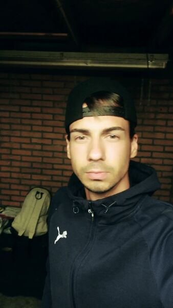  ,   Igor Cult, 33 ,  