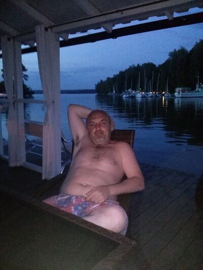  ,   Hayk, 47 ,     , c 