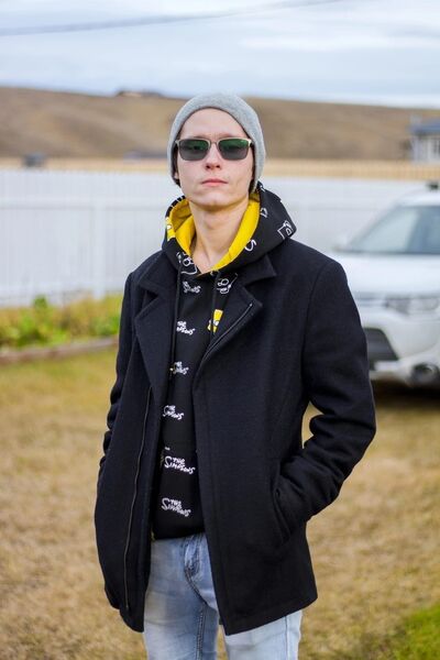  ,   Anton, 25 ,   ,   , c 