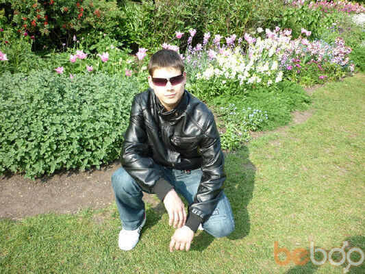  ,   Viktors, 34 ,   