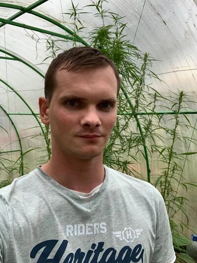  ,   Denis, 32 ,   ,   , c 