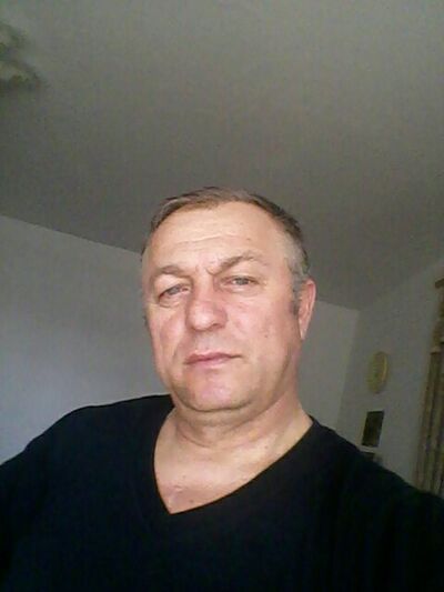  ,   Nurik, 52 ,   