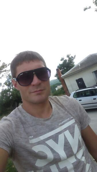  ,   Vlad, 37 ,   