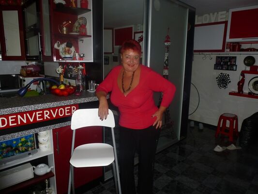  ,   Zoya, 58 ,   ,   , c 