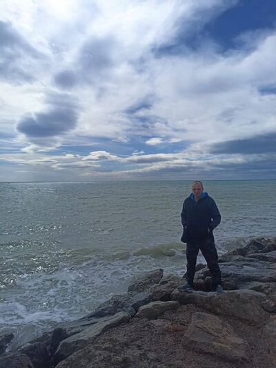  ,   Ruslan, 45 ,     