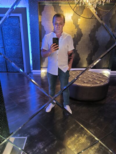  ,   Valentin, 33 ,   c 