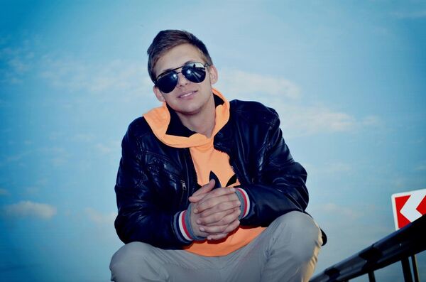  ,   Viktor, 30 ,   ,   , c 