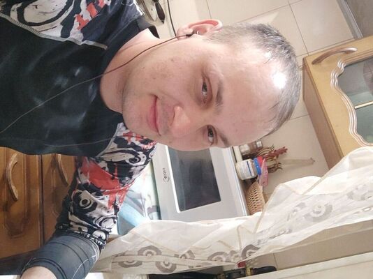  ,   Viktor, 33 ,   ,   