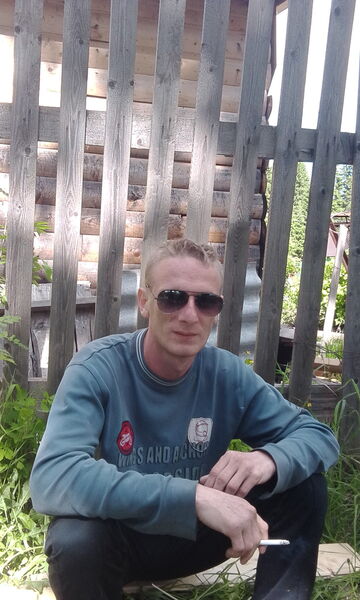  ,   Maksim, 33 ,   