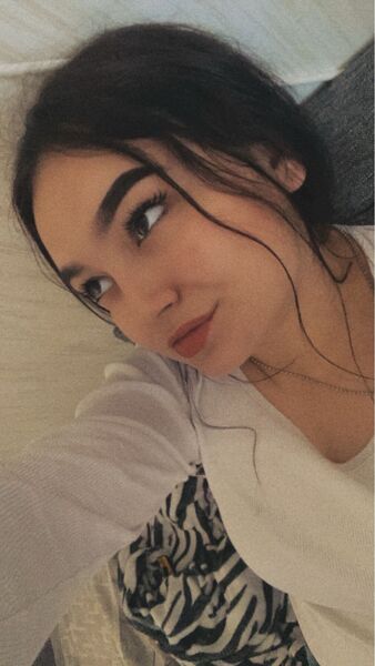  ,   Karina, 22 ,  