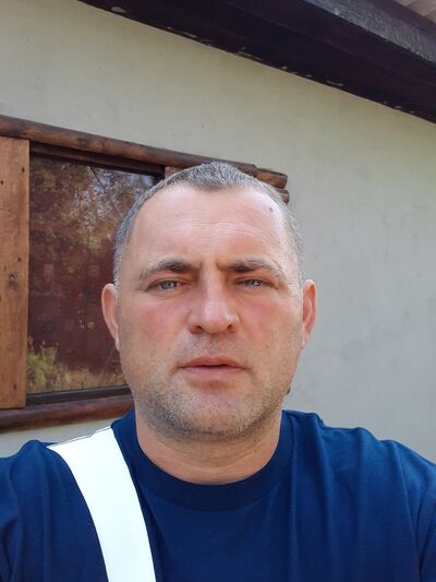  ,   Albert, 49 ,   ,   , c 