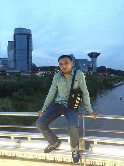  ,   Dior, 32 ,     , c 