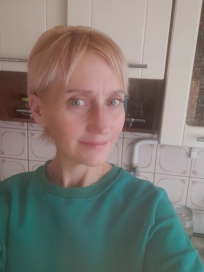  ,   Nadia, 51 ,   c 