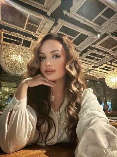  ,   Aida, 37 ,  