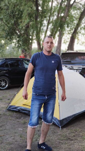  ,   Anton, 37 ,   c 