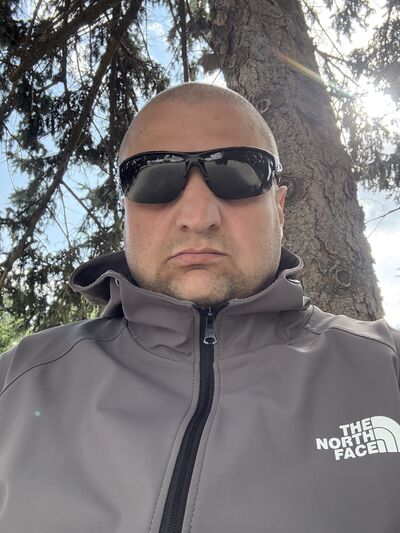  ,   Istvan, 40 ,   ,   