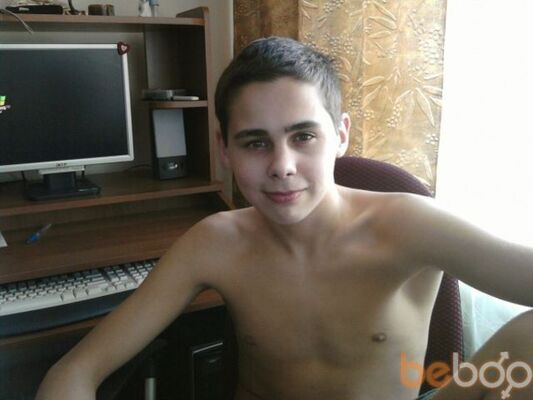  ,   Artem, 32 ,  