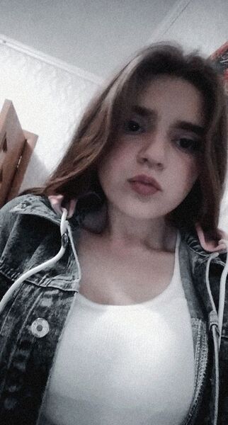  ,   Kira, 23 ,  
