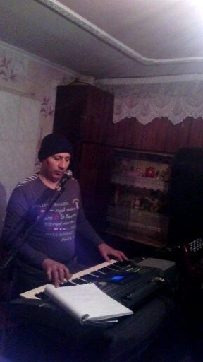  11805711  Valerii, 46 ,    