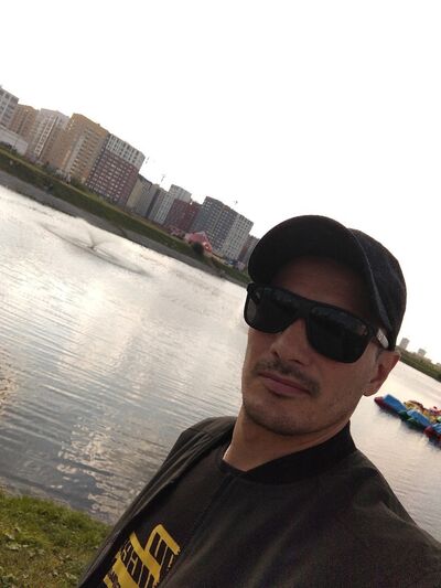  ,   Viktor, 40 ,   ,   